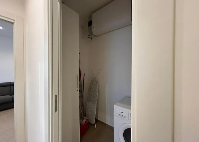 Imhome - Abruzzi Apartment Milan