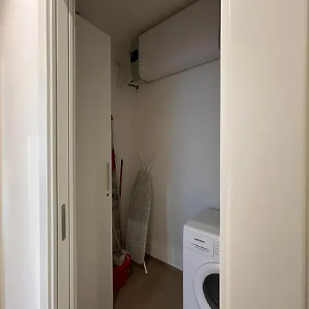 Imhome - Abruzzi Apartment Milan