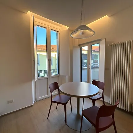 Imhome - Abruzzi Apartment Milan